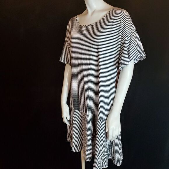 Vineyard Vines Blue & White Striped Dress (S) - Picture 1 of 5